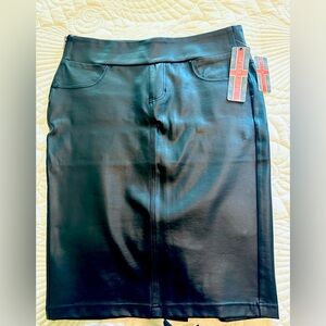 NWT LIVERPOOL JEANS BLACK VEGAN SLENDERIZING PENCIL SKIRT SZ 12 WAAAY CUTE!!